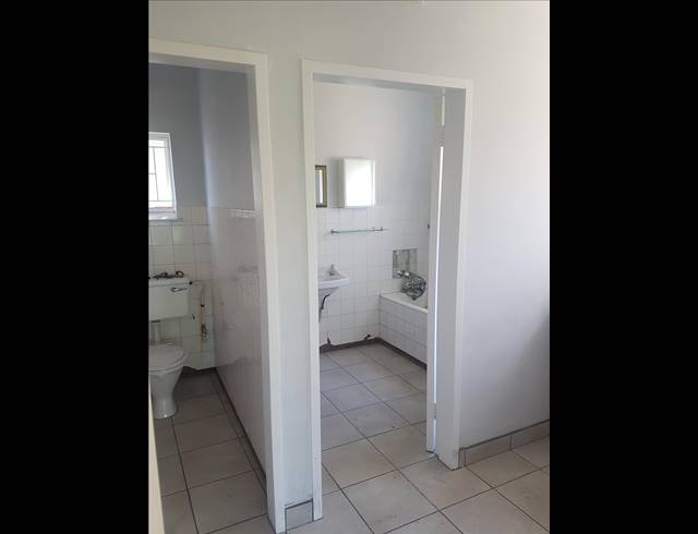 4 BEDROOM FREEHOLD SOLD IN DRAKENSVIEW